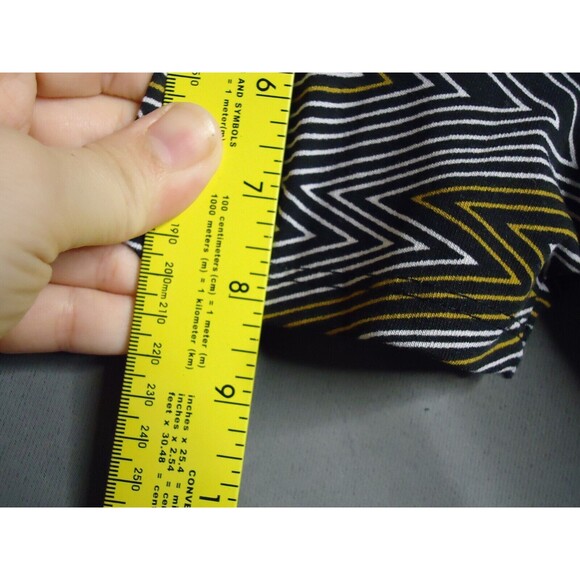 LuLaRoe Simply Comfortable W/Chest Pocket Black/Gold/White Zig Zag Size Small - Picture 7 of 9